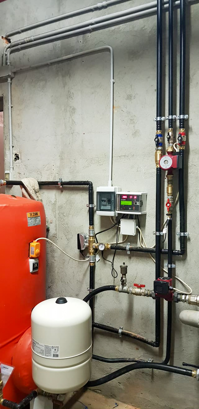 Posa impianto CALEFFI per anti legionella locale tecnico palestra 2